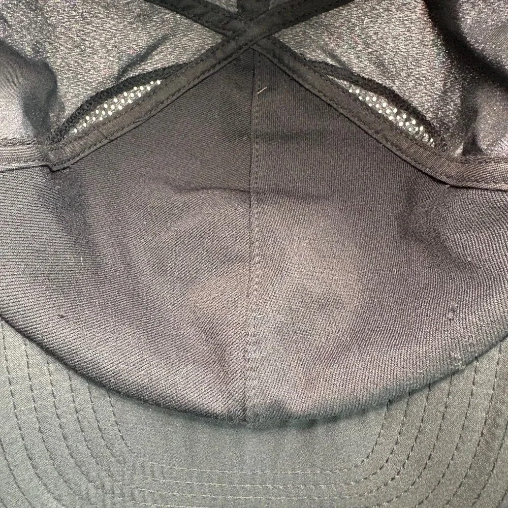 Nike moisture lightweight sleek